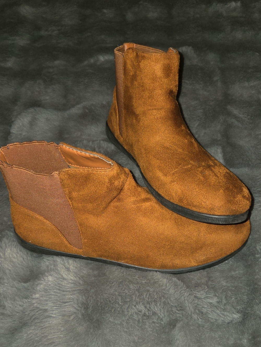 Women's Suede Chelsea Ankle Boots in Chestnut Brown - ROUGE